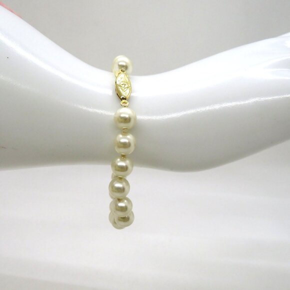 Vintage Imitation Pearl Bracelet 7.5" Knotted String Gold Tone Fish Hook Clasp - Picture 11 of 12
